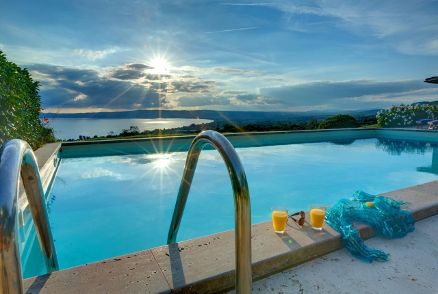 La piscina panoramica sul Lago di Bolsena