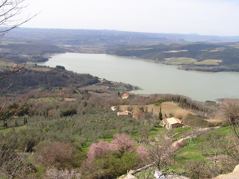 Vista sul Lago di Corbara - (foto di Roberta Milleri).