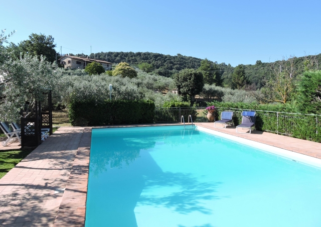 Il gazebo in piscina