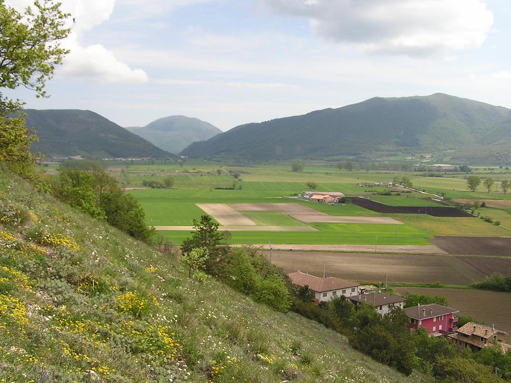 Vista sulla Valle di Colfiorito salendo sul Monte Orve- Foto di Roberta Milleri